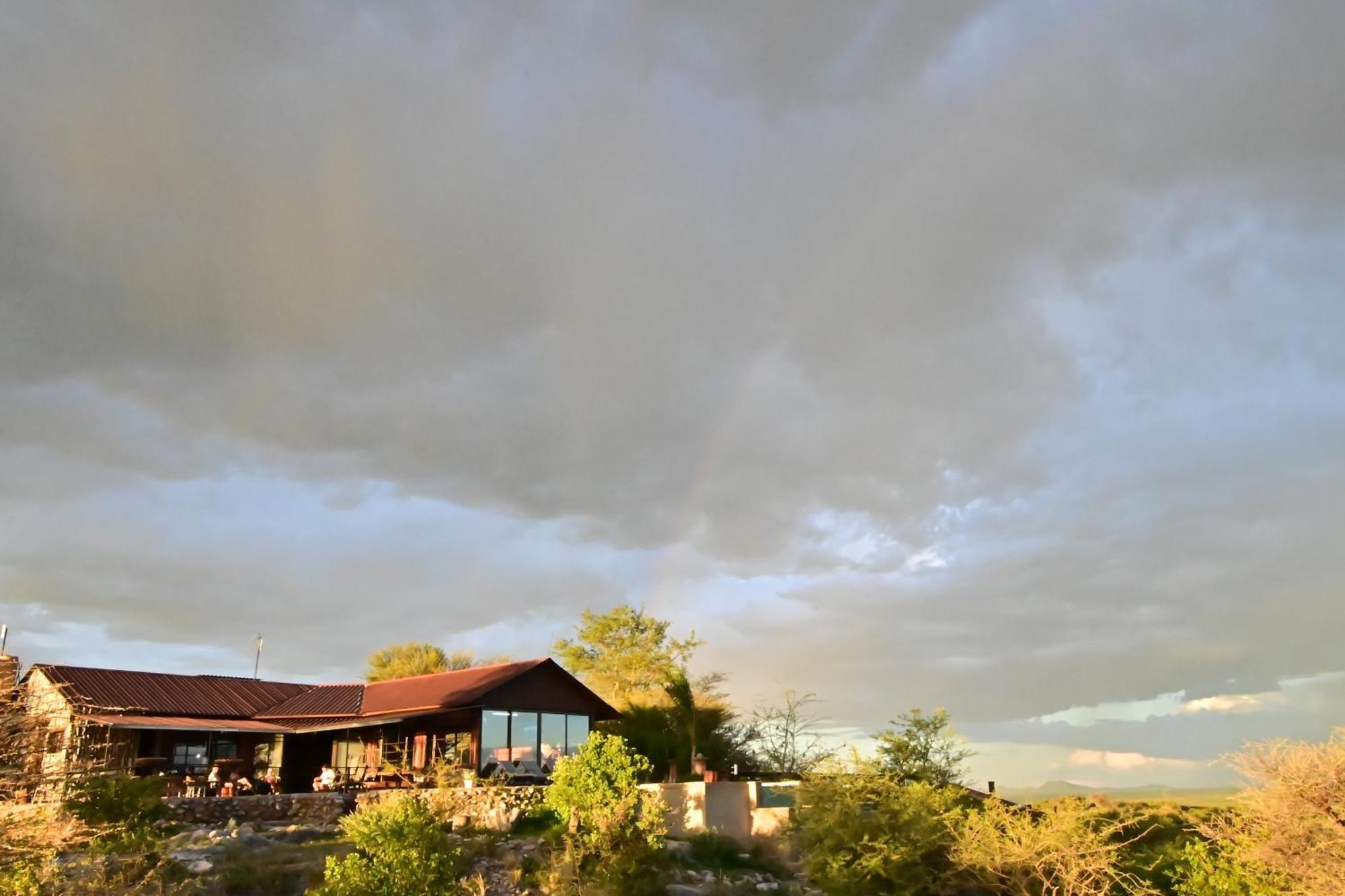 Aloegrove Safari Lodge Otjiwarongo Buitenkant foto